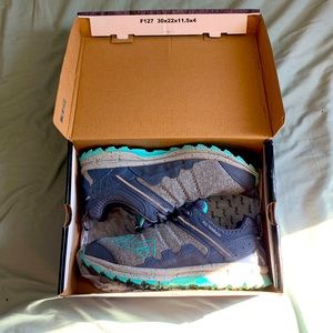 FILA Trail Running Shoes 8.5 Wide (Blowout 19EVO)